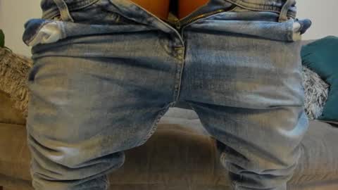 julian_wallace online show from January 21, 2:48 pm