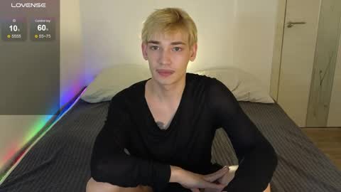 julian_win online show from April 24, 11:07 pm