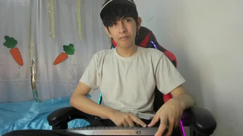 Julian online show from April 13, 7:07 pm