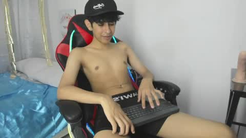 Julian online show from April 2, 7:32 pm