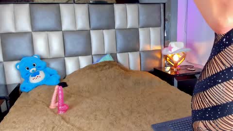juliana_js_ online show from January 25, 11:11 pm