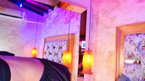 juliana_mendez25 online show from October 21, 8:23 pm