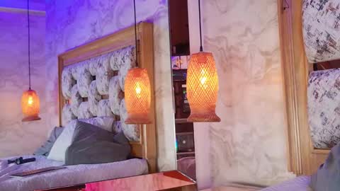 juliana_mendez25 online show from October 29, 8:20 pm