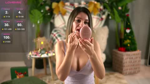 Julie online show from December 17, 10:22 am