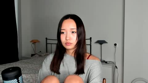 julia online show from February 9, 8:10 am