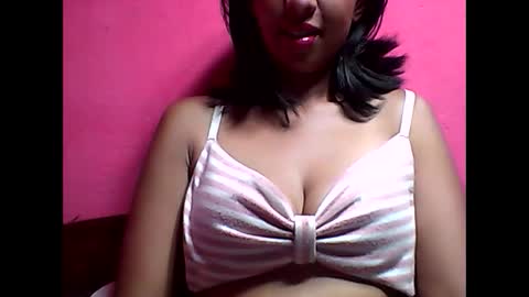 Snapshot of julie0612 chatting on February 9, 12:28 am julie0612 online show from February 9, 12:28 am