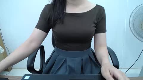 julie9x online show from April 16, 9:15 pm