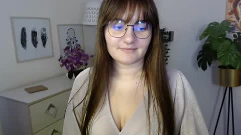 Julie online show from October 24, 5:03 pm