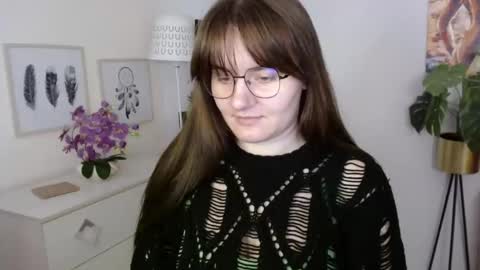 Julie online show from October 15, 1:34 pm