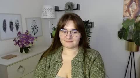 Julie online show from October 8, 12:55 pm