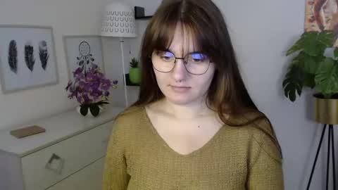 Julie online show from November 10, 1:58 pm