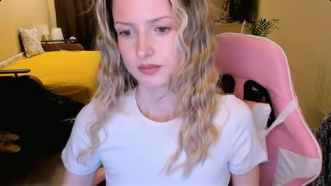 Julie online show from May 10, 4:46 pm
