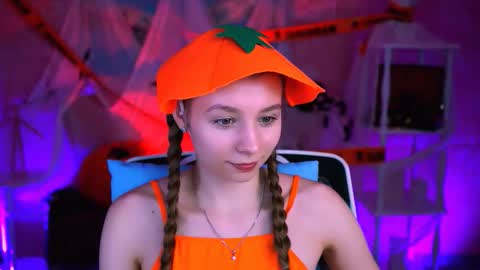 juliedaniel online show from October 31, 9:21 am