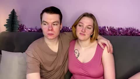 Julie and Thomas online show from December 15, 8:10 am