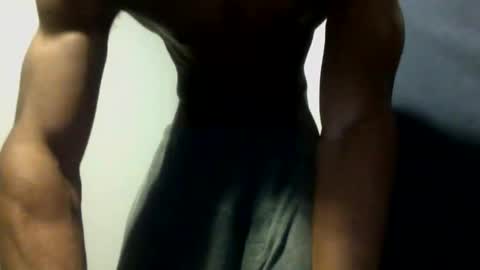 Snapshot of julienlongg chatting on February 16, 3:04 am Julien online show from February 16, 3:04 am