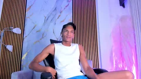 Julien online show from October 13, 3:25 pm