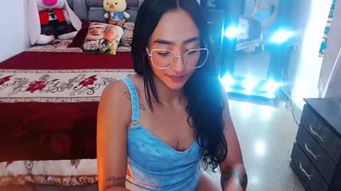 Snapshot of julieta_art1 chatting on March 9, 2:07 am julieta art1 online show from March 9, 2:07 am