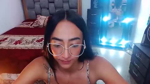 Snapshot of julieta_art1 chatting on February 25, 9:04 pm julieta art1 online show from February 25, 9:04 pm