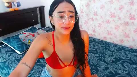 Snapshot of julieta_art1 chatting on January 15, 9:41 pm julieta art1 online show from January 15, 9:41 pm