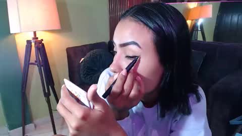 julieta_fn online show from December 4, 4:50 pm