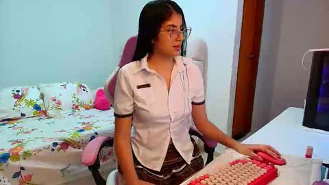julieta_rose19 online show from November 28, 10:55 am