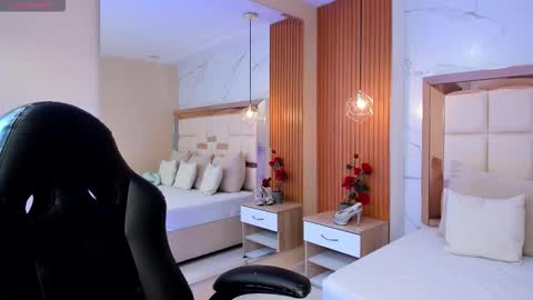     online show from January 7, 10:26 pm