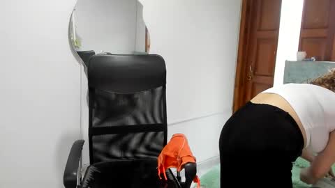 julieta_star69 online show from September 22, 7:18 pm