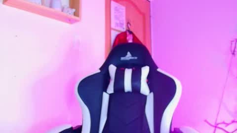 juli online show from October 4, 12:52 am