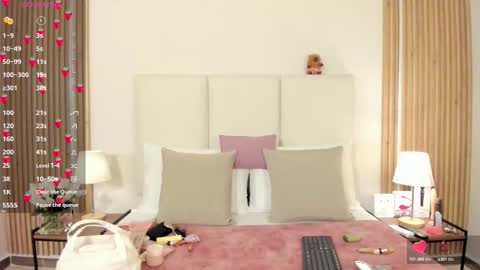 Juliana online show from October 8, 7:53 pm