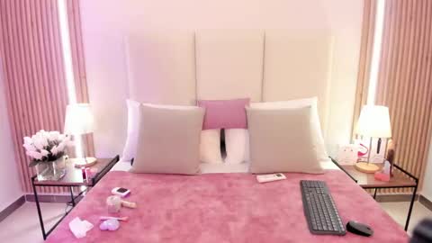 Snapshot of julietastong chatting on September 15, 7:26 pm Juliana online show from September 15, 7:26 pm