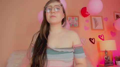 Snapshot of julietha_bianco_ chatting on February 15, 8:43 pm Julietha online show from February 15, 8:43 pm