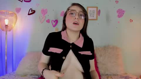 Snapshot of julietha_bianco_ chatting on February 13, 6:48 pm Julietha online show from February 13, 6:48 pm