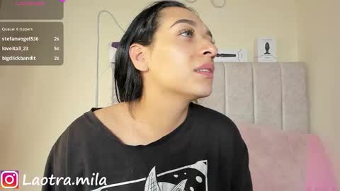 IG mila delux online show from November 18, 1:52 am