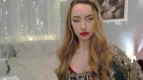 Snapshot of juliettesensual chatting on January 12, 9:29 pm JulietteSensual online show from January 12, 9:29 pm