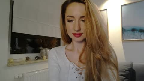 Snapshot of juliettesensual chatting on March 11, 11:15 pm JulietteSensual online show from March 11, 11:15 pm