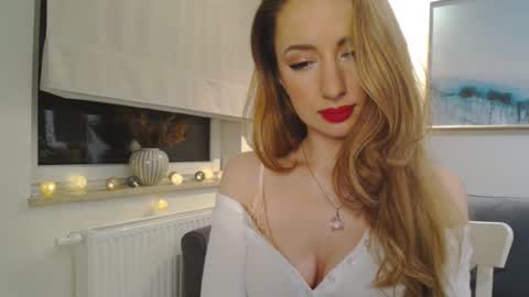 Snapshot of juliettesensual chatting on February 16, 10:43 pm JulietteSensual online show from February 16, 10:43 pm