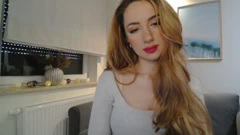 Snapshot of juliettesensual chatting on March 4, 4:09 pm JulietteSensual online show from March 4, 4:09 pm