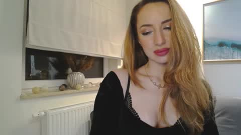 Snapshot of juliettesensual chatting on February 13, 6:59 pm JulietteSensual online show from February 13, 6:59 pm