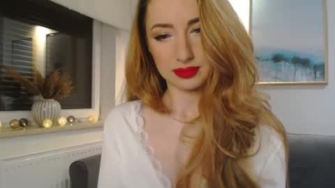 Snapshot of juliettesensual chatting on February 22, 3:25 pm JulietteSensual online show from February 22, 3:25 pm