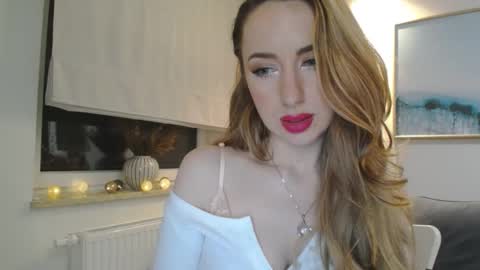 Snapshot of juliettesensual chatting on February 16, 7:38 pm JulietteSensual online show from February 16, 7:38 pm