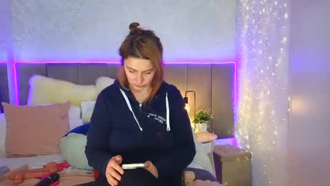 Snapshot of juliettevolpe2 chatting on January 15, 7:26 am JulietteVolpe Wyorika online show from January 15, 7:26 am
