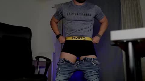 JULiUS   online show from September 30, 8:41 pm