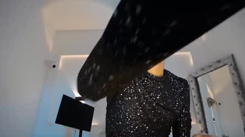 jullian online show from April 6, 12:19 am