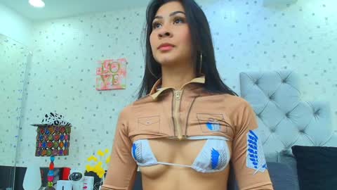 Julieta Reyes   online show from January 31, 11:46 am