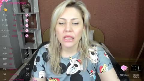 Snapshot of jully_rox chatting on January 18, 4:37 am Jully online show from January 18, 4:37 am