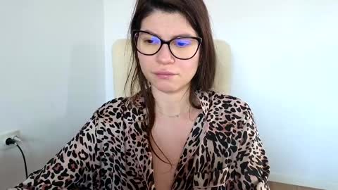 Snapshot of jullyenn chatting on February 4, 1:06 pm Jully online show from February 4, 1:06 pm