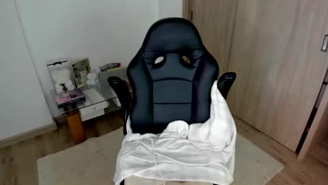 july_correa online show from October 4, 1:36 am