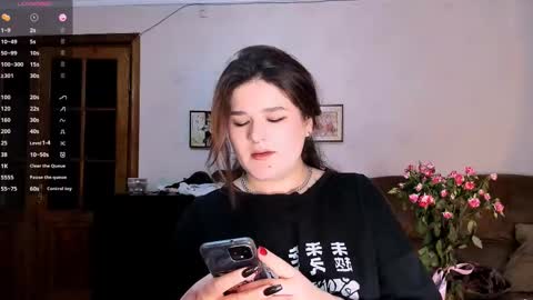 Julie online show from March 12, 2:23 pm