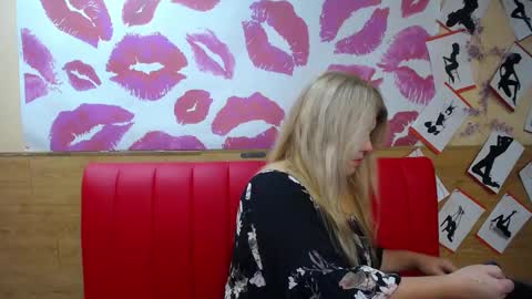 Snapshot of julya_barbi chatting on September 10, 5:19 am Julya Barbi online show from September 10, 5:19 am