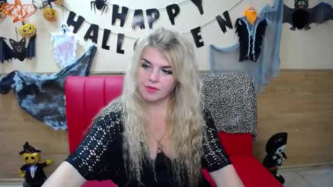 Julya Barbi online show from November 4, 6:15 am